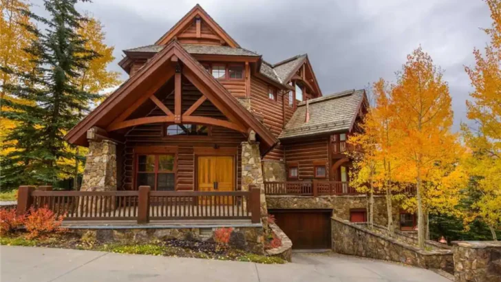 Stunning Log Cabin Your Perfect Getaway Awaits In The Mountains