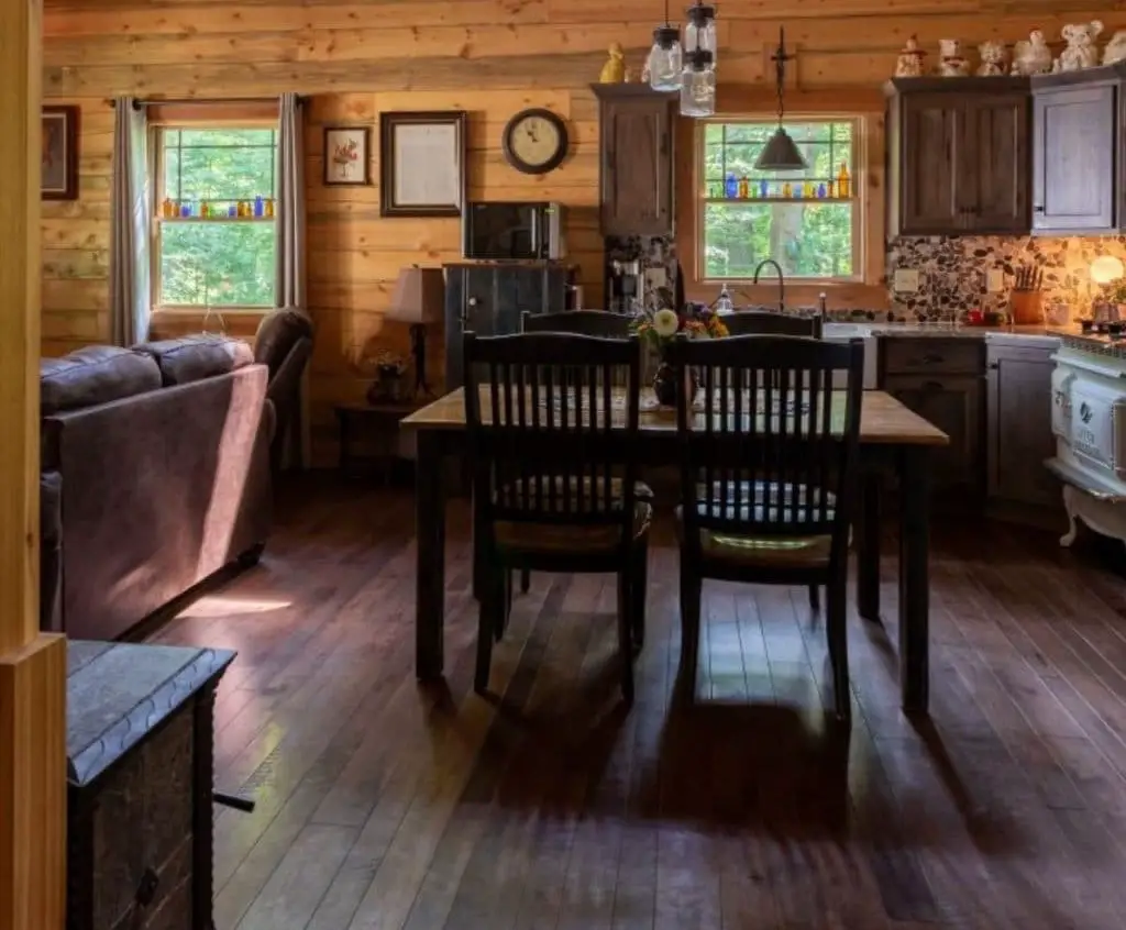 Cozy log cabin