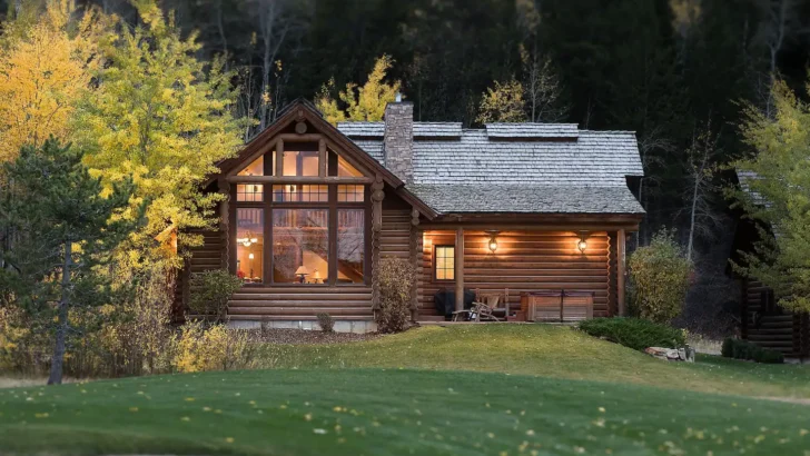 Magical Log Cabin Embracing Serenity In Teton Springs’ Cozy Retreat