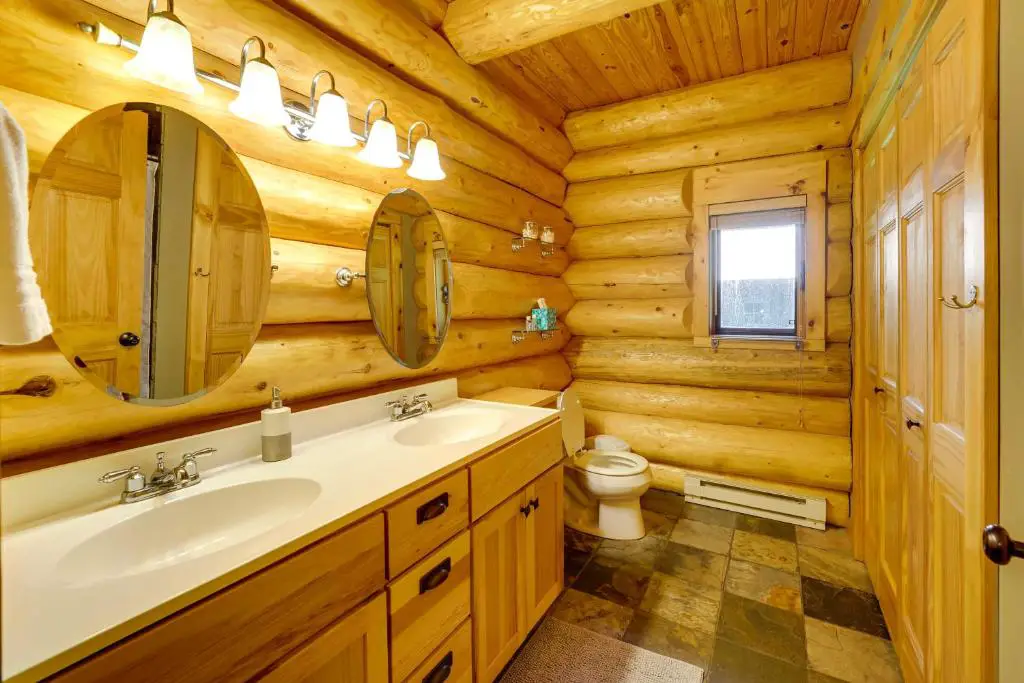 Ridge log cabin