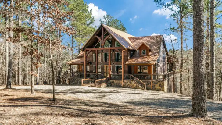 Unveiling Clearwater Creek: A Fantastic Log Cabin Escape In Oklahoma