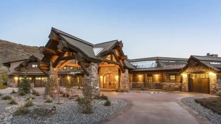 A Tour Of The Wonderful Log Cabin At Beaver Valley Ranch