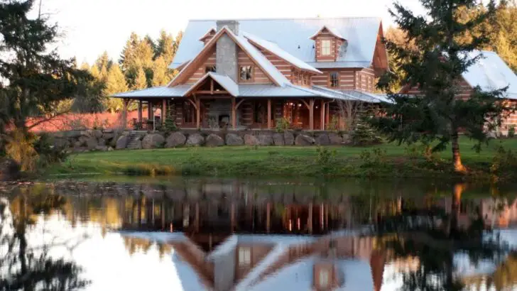 Gorgeous Log Cabin With A Modern Design Inside And Enchanting