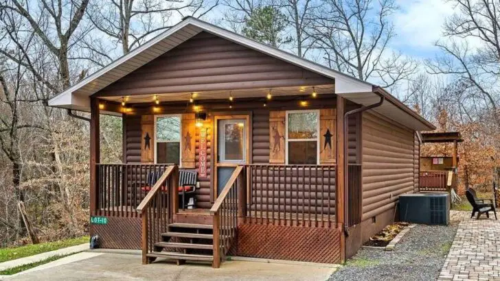 Fantastic Tiny Cabin In The Heart Of Pigeon Forge That Is Just Magical