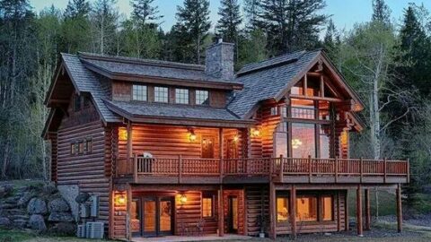 Gorgeous Log Cabin Has An Expansive Great Room