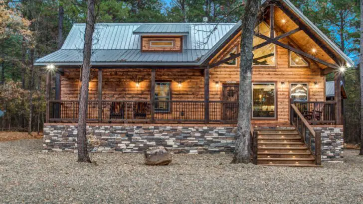 Stunning Log Cabin With A Lovely Inside And Incredible