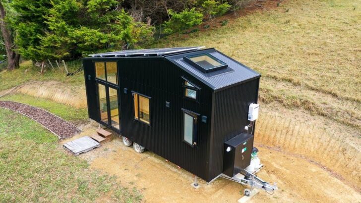 Modern Architecturally Designed Tiny House With Amazing Hidden Shower