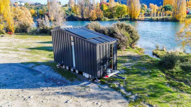 Architect Builds Incredible Off-The-Grid Tiny Home To Avoid High House Prices