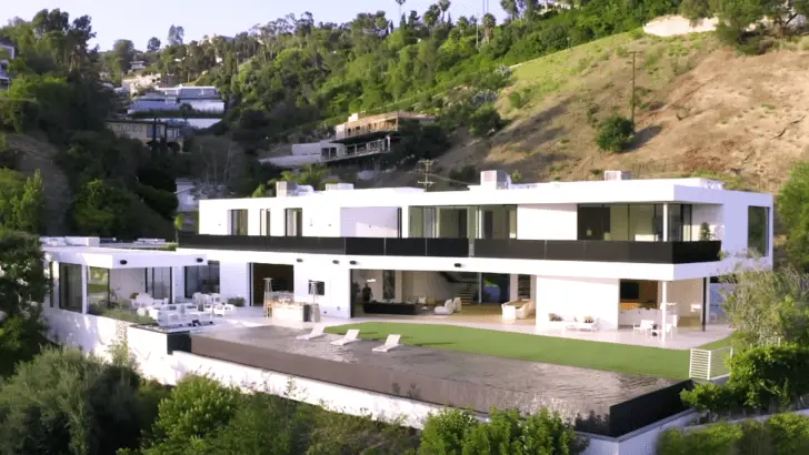 Inside A $18,725,000 Beverly Hills Modern Mansion With City Views!