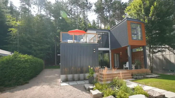 Mind-Blowing Modular Shipping Container Home With Open-Concept Design