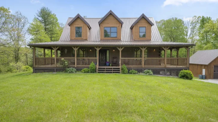 Rustic Luxury: Unveiling Amazing Log Cabin In Red River Gorge