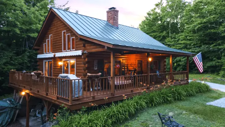 Gorgeous Log Cabin With A Stunning Design And Magical