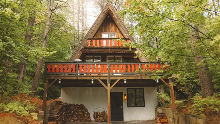 Cozy A-Frame Cabin In The Woods Has Stunning Views And A Charming Atmosphere.