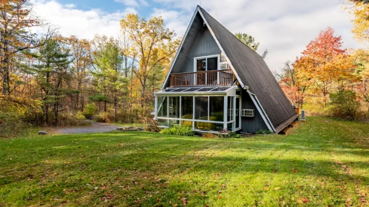 Fantastic A-Frame Cabin Soaring Ceilings, Abundant Light, And Breathtaking Views