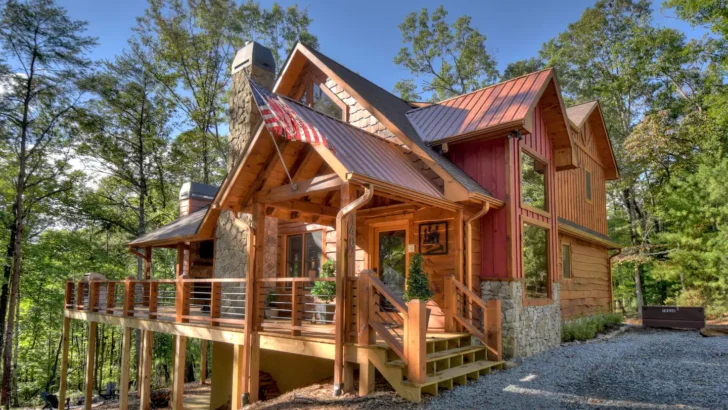 The Best Log Cabin With Charming Interior And Gorgeous Views