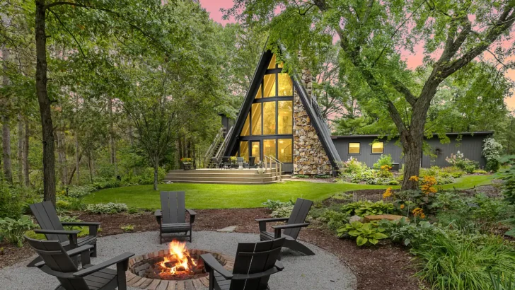 Create Lasting Memories In A Cozy A-Frame Cabin With Stunning Views