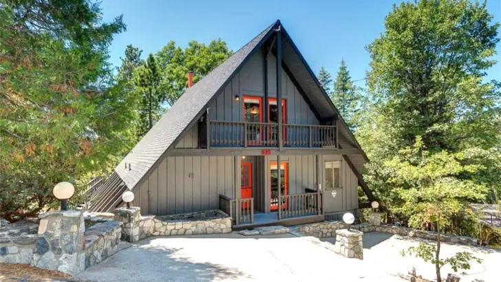 Stunning A-Frame Cabin With A Breathtaking And Magical View