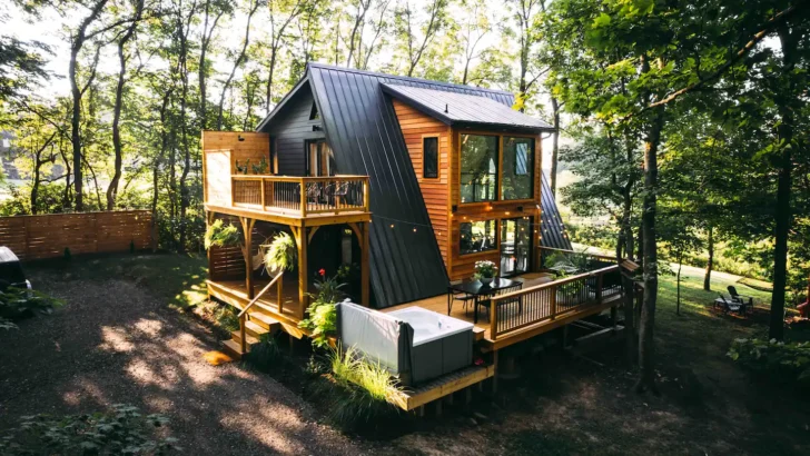 Black Gables A-Frame Cabin Is A Beautiful Wooded Retreat With Great Views.