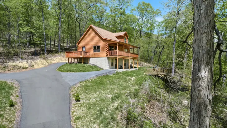 Gorgeous Log Cabin Has Stunning Views And A Cozy Feel