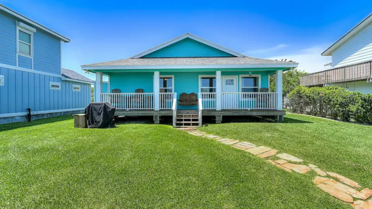 Coastal Charm Meets Cozy Comfort In This Delightful Tiny House Escape