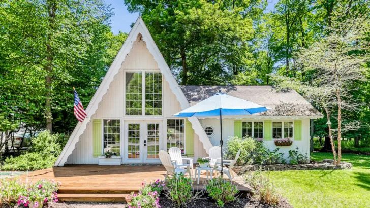 Wonderful A-Frame Cabin With Lovely Design And Charming