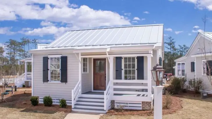 Road Creek Tiny House With Stunning Water Views