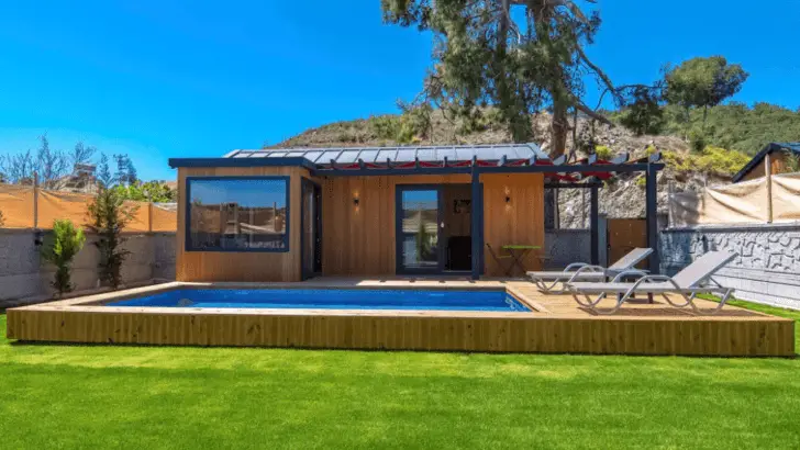 Garden Holiday Tiny House Near The Beach With Pool And Jacuzzi