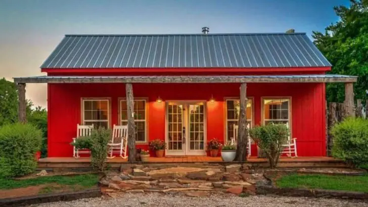 Stunning Red Tiny House In Oklahoma And Enchanting