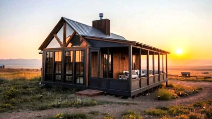 Rustic Tiny Farmhouse At The Foot Of The Mountains