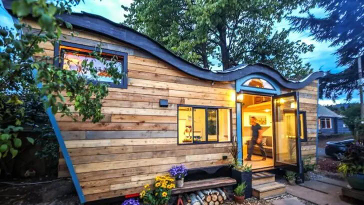 Natural-Built Tiny House Incorporates Biophilic Design