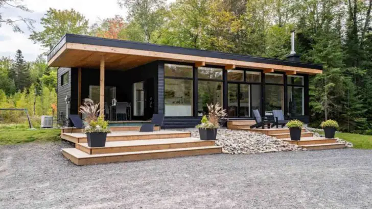 Stunning Waterfront Tiny House In Muskoka – A Wolegib Masterpiece