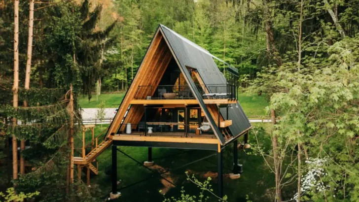 Discover The Perfect Blend Of Adventure And Tranquility In This A-Frame Cabin