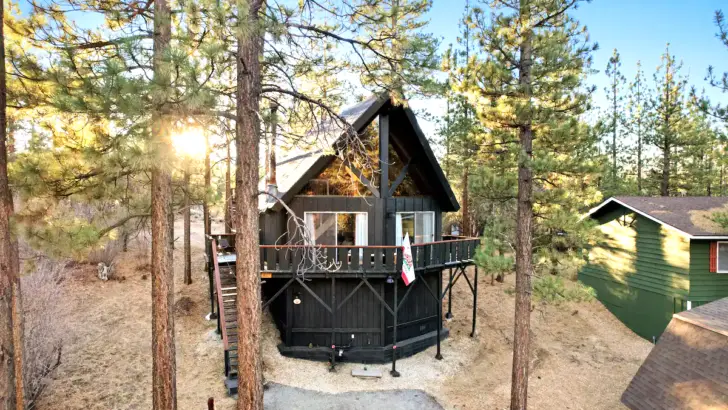 Beautiful Modern Vintage A-Frame Cabin With Enchanting Style