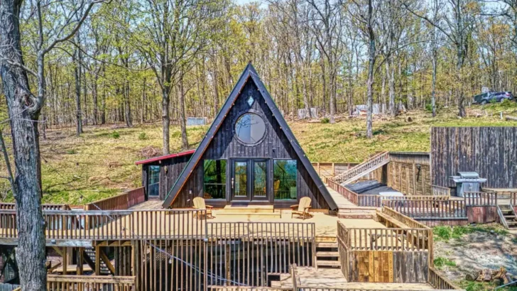 Amazing A-Frame Cabin With A Lovely Interior Design And Breathtaking Views