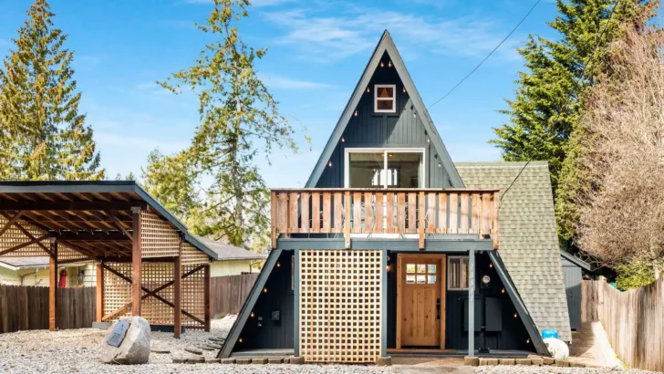 A Beautiful A-Frame Cabin In The Woods With Stunning Views