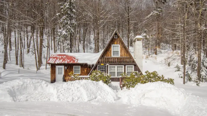 The Best A-Frame Cabin- Close To 3 Ski Resorts!