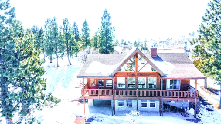 Amazing Log Cabin With A Beautiful Interior Design And A Magical Feel