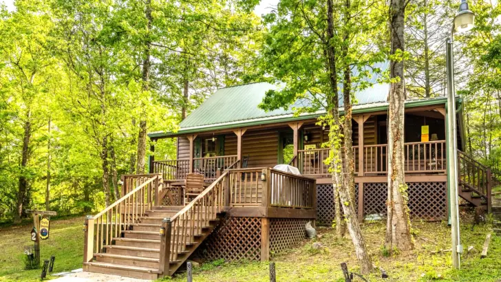 Beautiful Log Cabin With Stunning Views And Interesting Feature