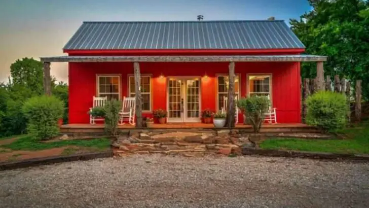 Stunning Red Tiny House In Oklahoma And Charming