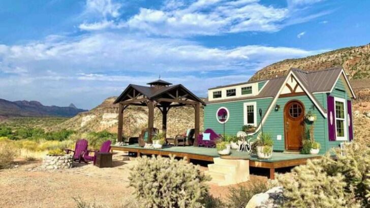 Colorful Tiny House Near Zion National Park