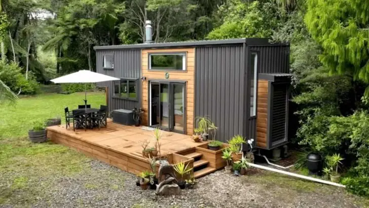 Stunning Tiny House Representing Freedom In The Forest