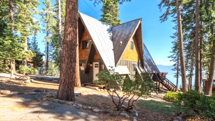 Modern A-Frame Cabin With Charming Amenities For Couples To Enjoy