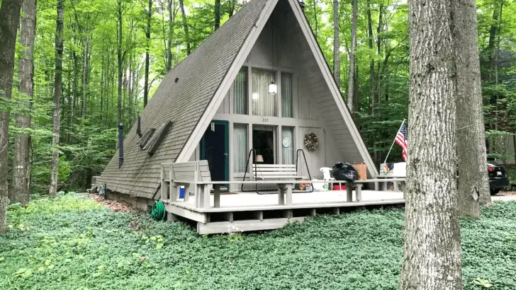 Fantastic A-Frame Cabin In The Woods: Fun Getaway All Year Round