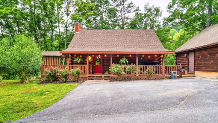 Fantastic Log Cabin Perfect For Two Couples Or Big Families