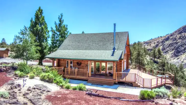 Gorgeous Log Cabin With Lovely Style And Relaxing