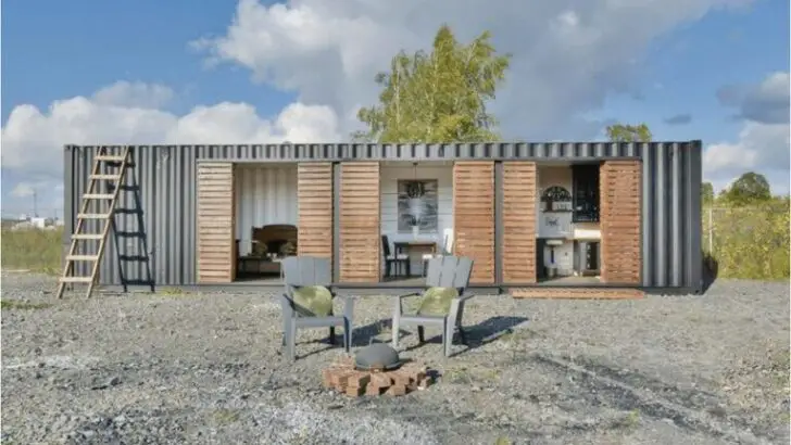 Gorgeous Shipment Container House With Stunning Panoramas And Charming