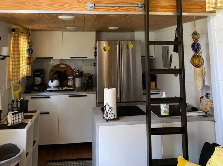 Efficient tiny house