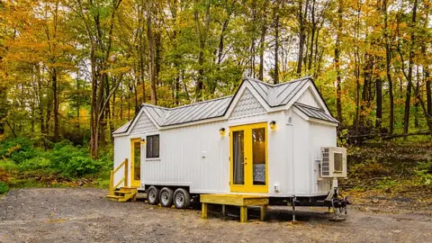 Amazing Tiny House With Stunning Architecture And Interesting