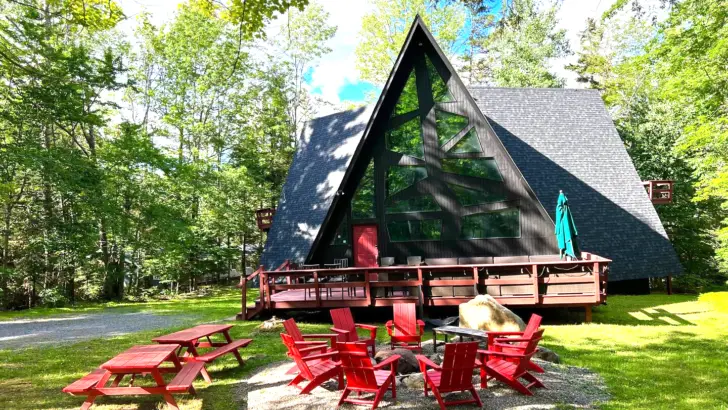 Wonderful A-Frame Cabin With Exquisite Furnishings And Delightful