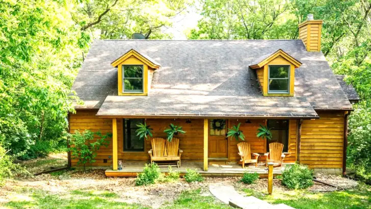 Tranquil Wood Log Cabin With A Stunning Interior And Charming